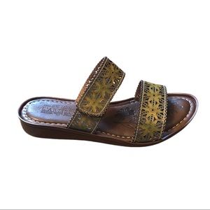 L'Artiste Spring Step Enticing Leather Slide Sandal multicolor adjustable straps
